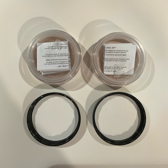 Bare Minerals Foundation (Fair) - Picture 3 of 3